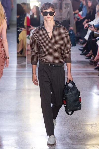 Look 59